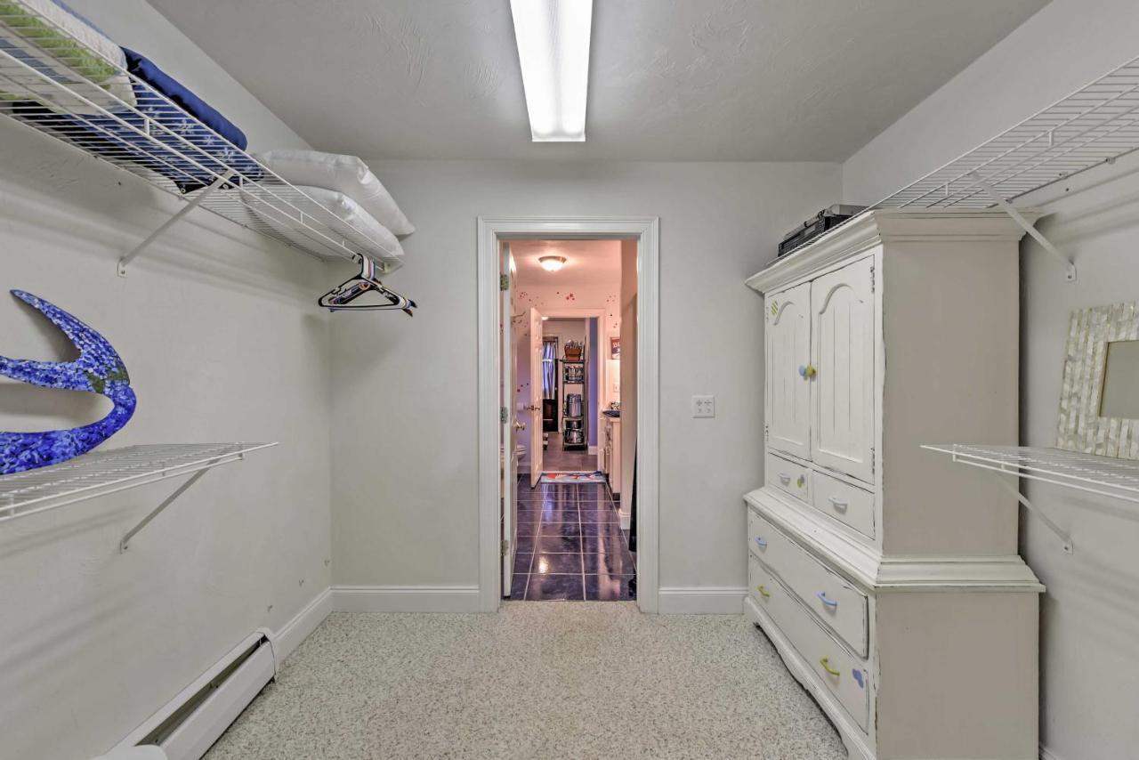 Nautical Bourne Apartment - 2 Mi To Monument Beach エクステリア 写真